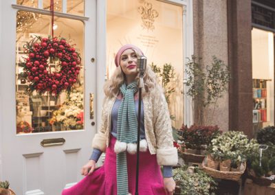 Fay-Campbell-Events-Outdoor-Events-Chelsea-Christmas-Light-Swith-on-2017-Singer-in-winter-garb
